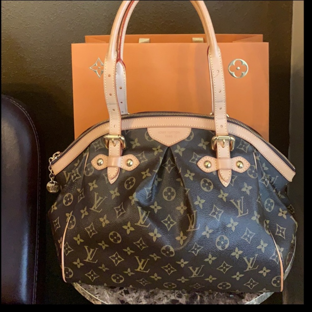 SOLD Beautiful authentic Louis Vuitton Tivoli gm